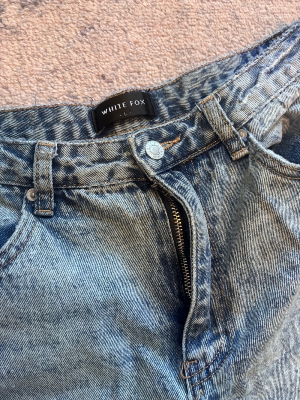 White Fox Boutique Light Blue Relaxed Women's Jeans - Picture 5 of 5